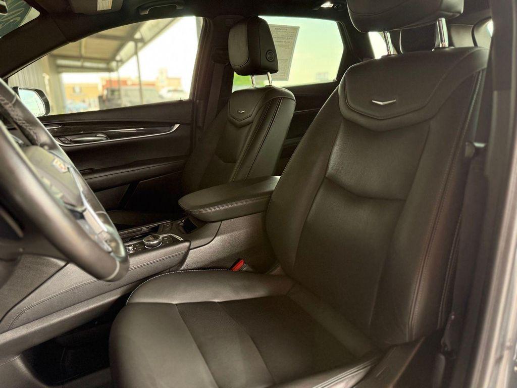 used 2022 Cadillac XT5 car, priced at $22,995