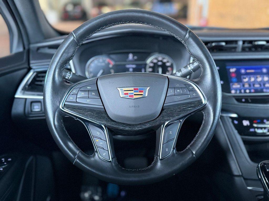 used 2022 Cadillac XT5 car, priced at $22,995