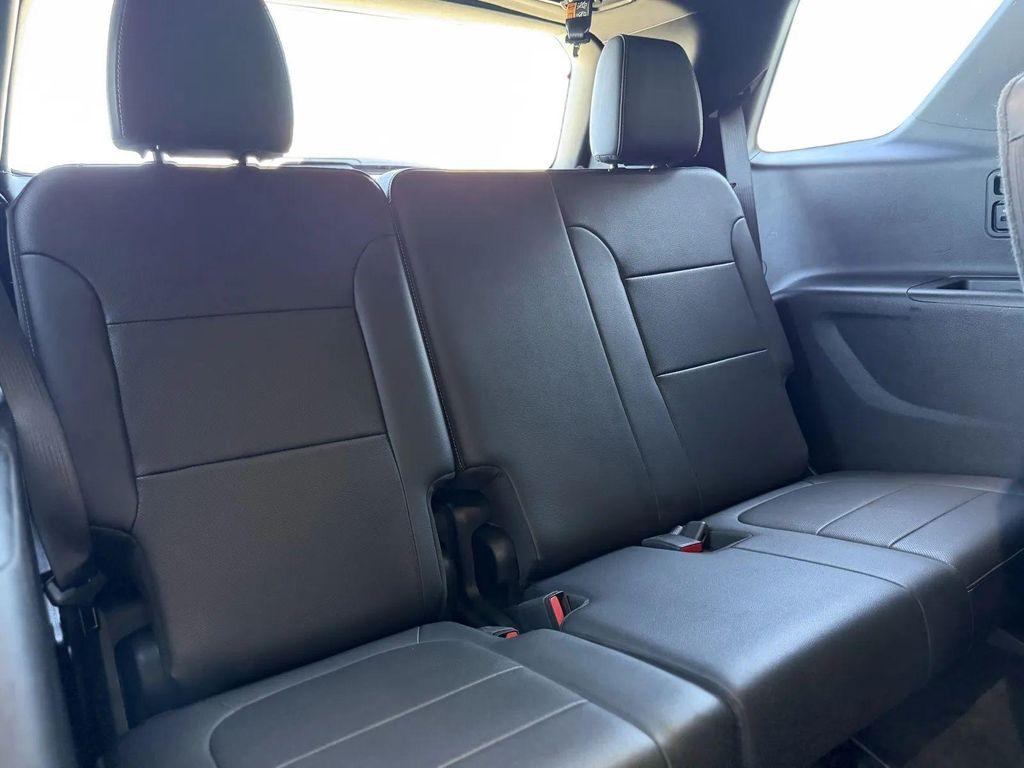 used 2023 Chevrolet Traverse car, priced at $28,995