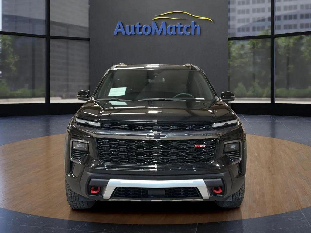 used 2025 Chevrolet Traverse car, priced at $38,194