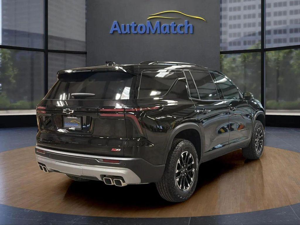 used 2025 Chevrolet Traverse car, priced at $38,194