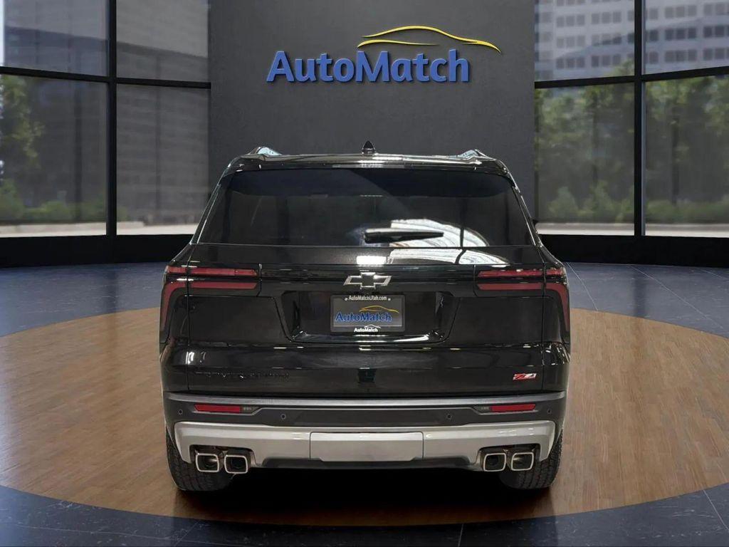 used 2025 Chevrolet Traverse car, priced at $38,194