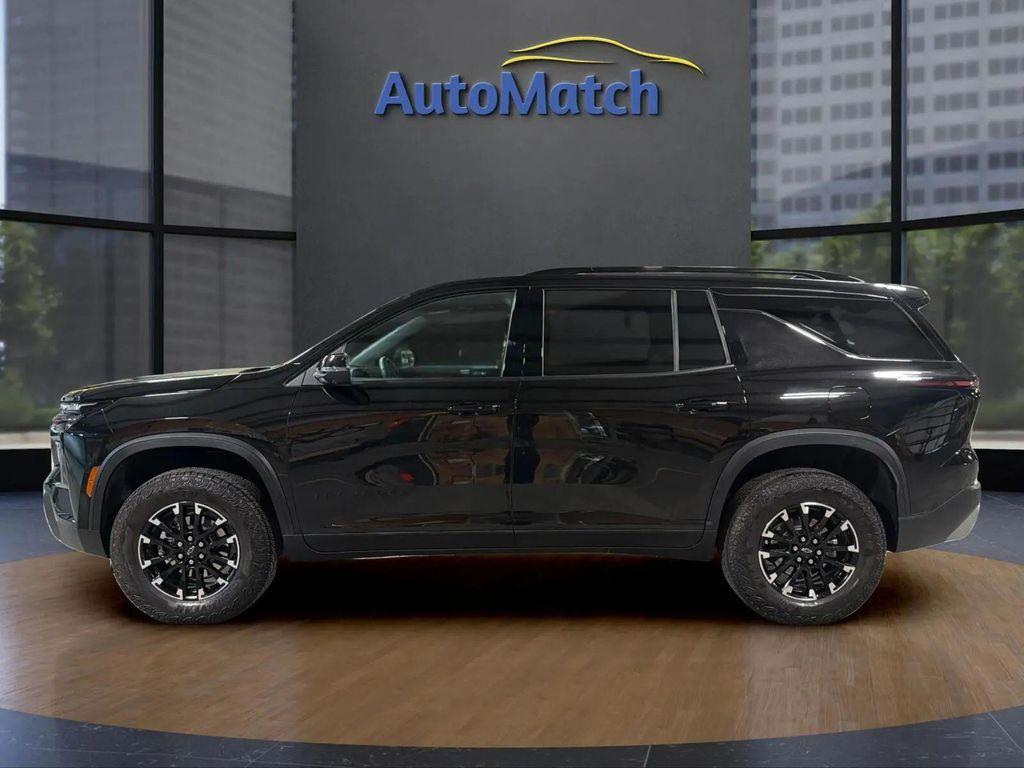 used 2025 Chevrolet Traverse car, priced at $38,194