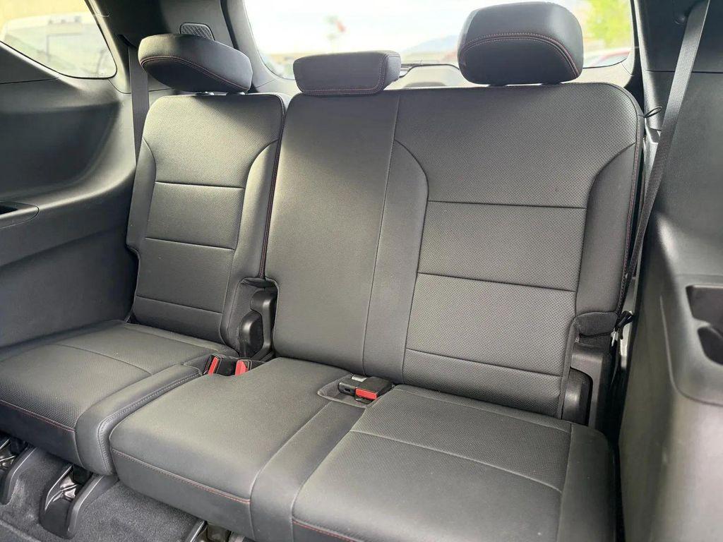 used 2025 Chevrolet Traverse car, priced at $38,194