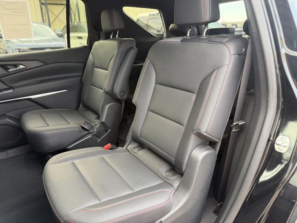 used 2025 Chevrolet Traverse car, priced at $38,194