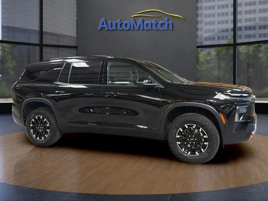 used 2025 Chevrolet Traverse car, priced at $38,194