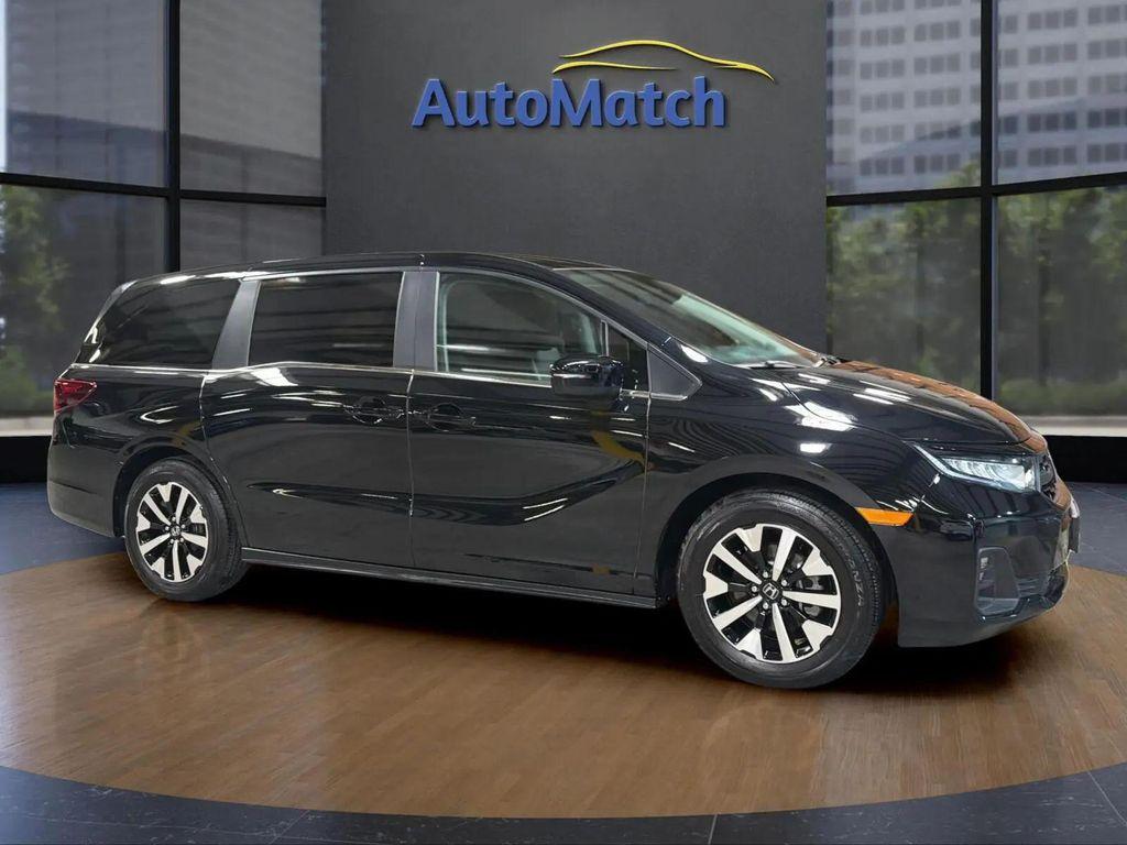 used 2025 Honda Odyssey car, priced at $28,495