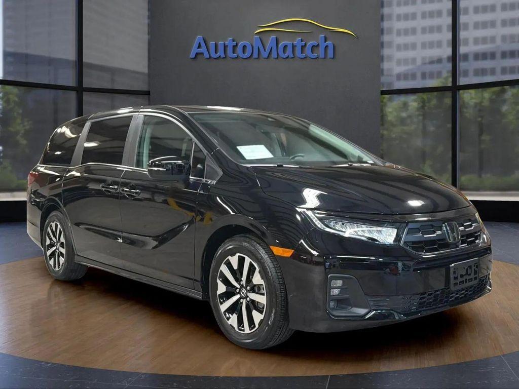 used 2025 Honda Odyssey car, priced at $28,495