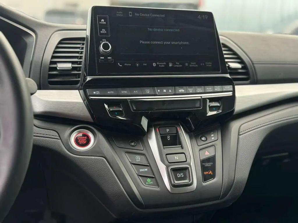 used 2025 Honda Odyssey car, priced at $28,995