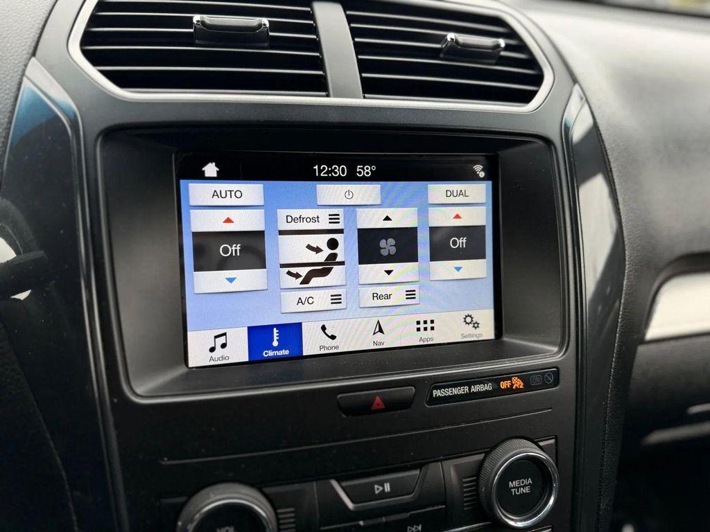 Agate Black Metallic 2019 Ford Explorer XLT