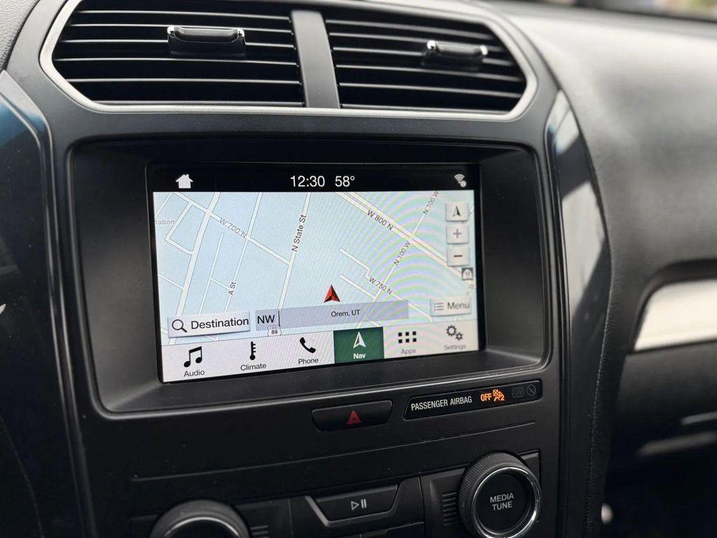 Agate Black Metallic 2019 Ford Explorer XLT