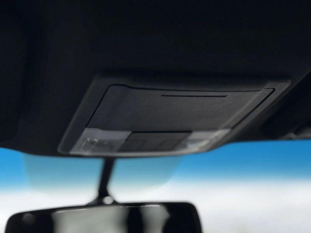 Agate Black Metallic 2019 Ford Explorer XLT