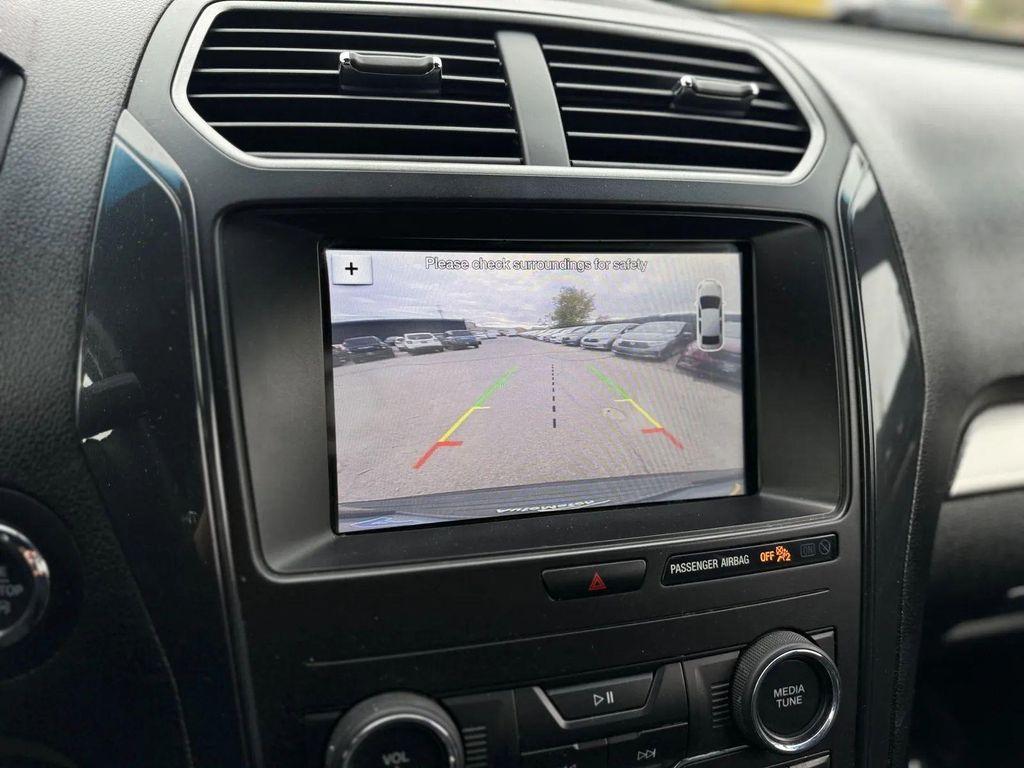 Agate Black Metallic 2019 Ford Explorer XLT