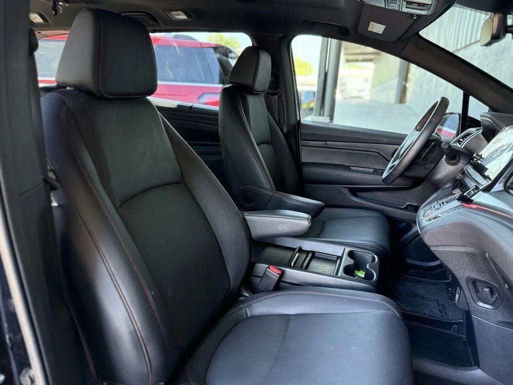 used 2024 Honda Odyssey car, priced at $28,995