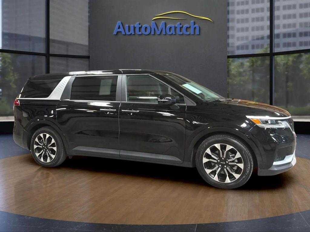 used 2024 Kia Carnival car, priced at $27,594