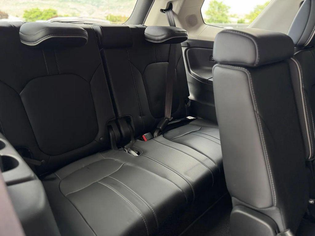 used 2025 Honda Pilot car, priced at $38,194