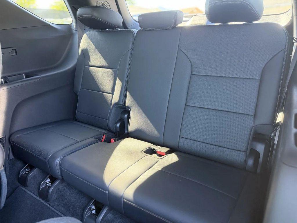 used 2025 Chevrolet Traverse car, priced at $49,594