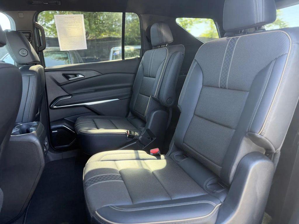 used 2025 Chevrolet Traverse car, priced at $49,594