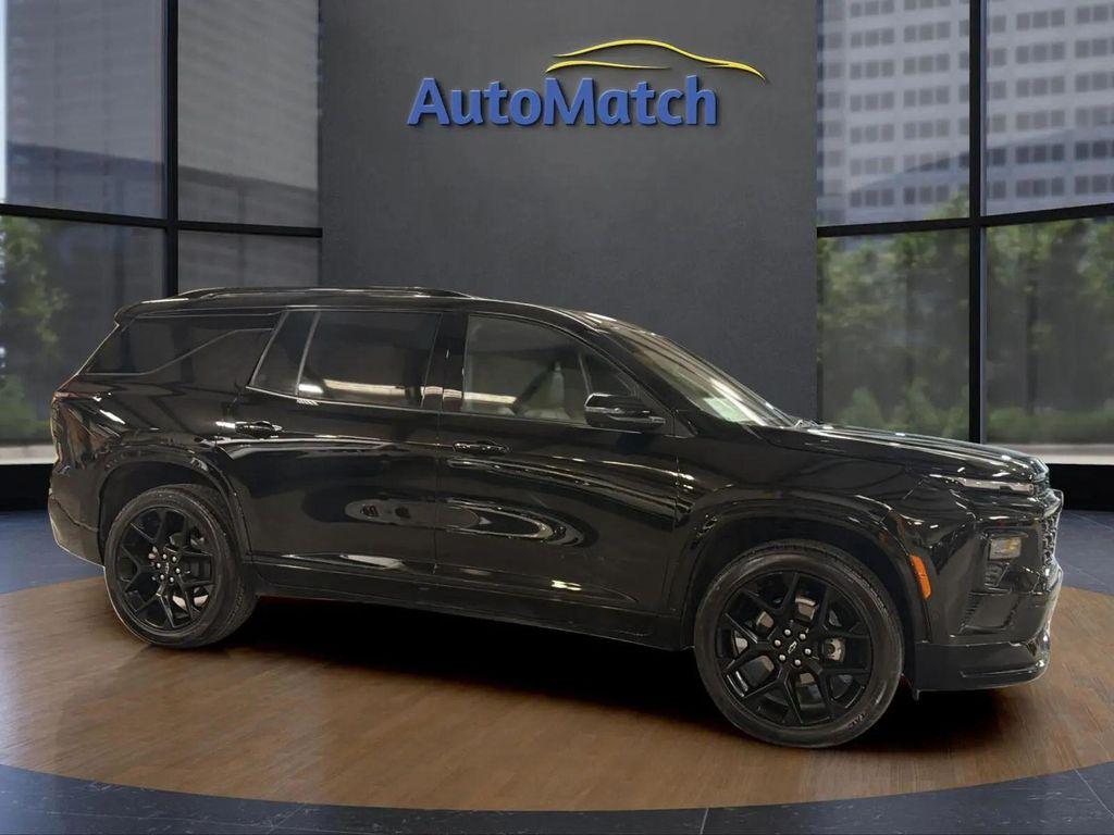 used 2025 Chevrolet Traverse car, priced at $41,995