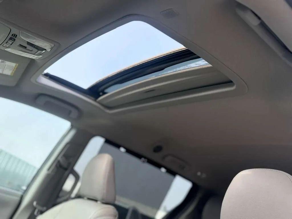 used 2019 Toyota Sienna car