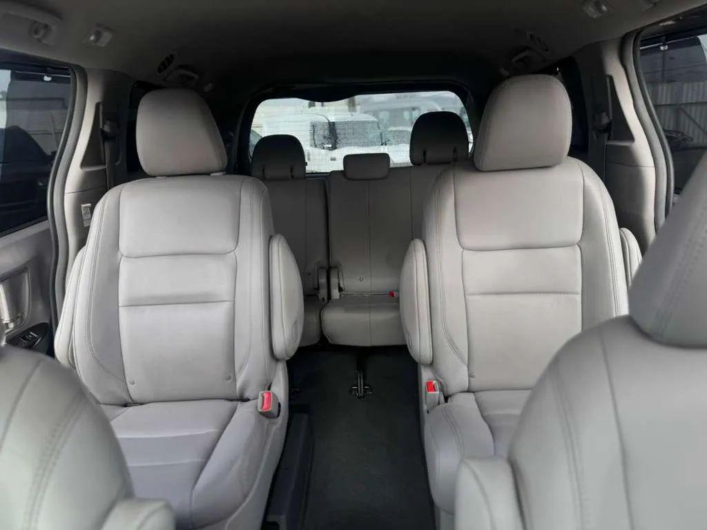 used 2019 Toyota Sienna car