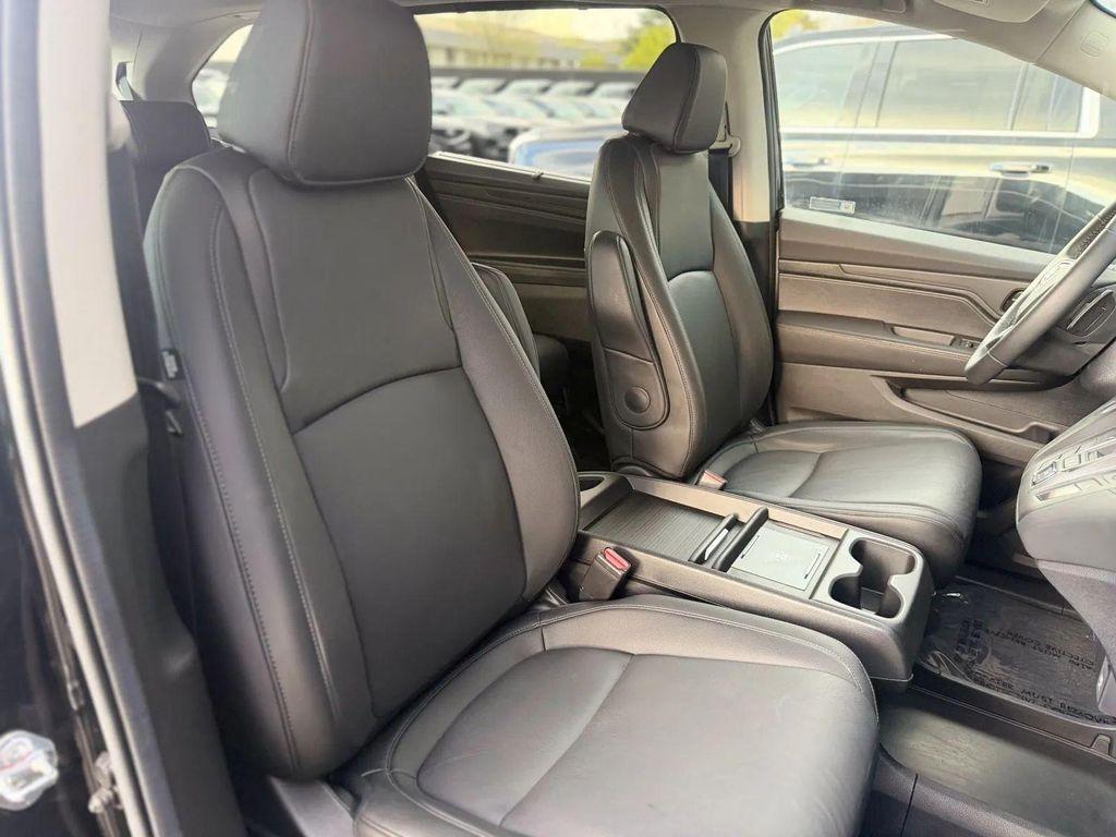 used 2025 Honda Odyssey car, priced at $28,995
