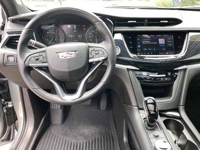 used 2024 Cadillac XT6 car, priced at $43,901