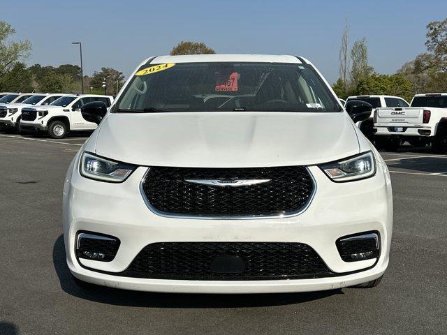 used 2024 Chrysler Pacifica car, priced at $24,260