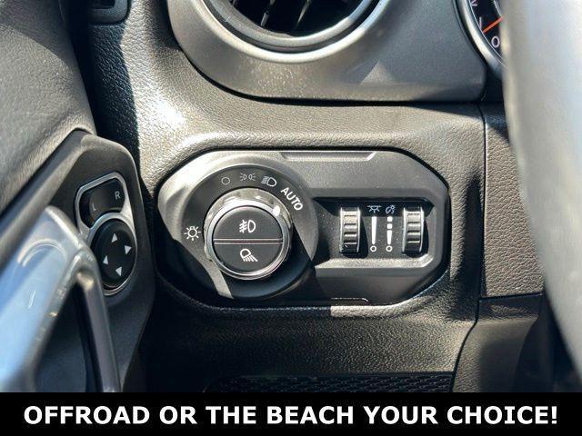used 2022 Jeep Gladiator car, priced at $33,329