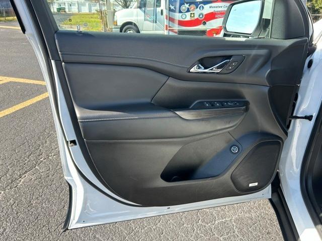 used 2023 GMC Acadia car, priced at $26,910