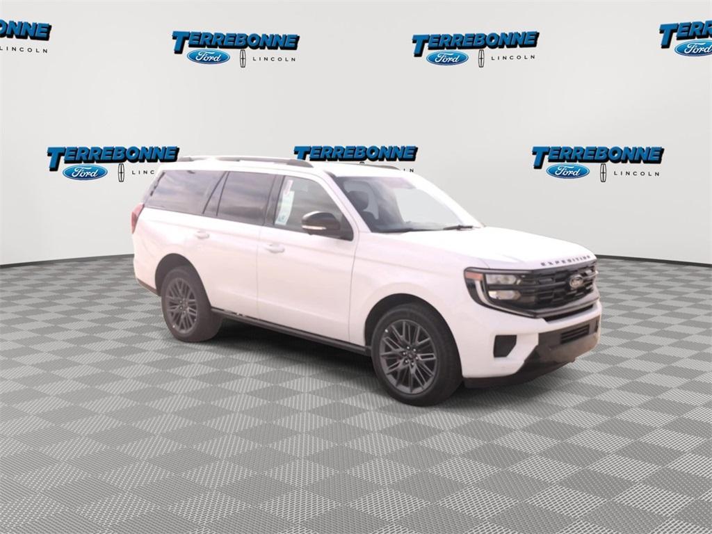 new 2025 Ford Expedition car, priced at $85,230