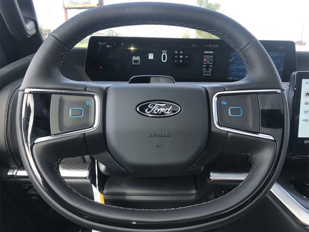 new 2025 Ford Expedition car, priced at $85,230