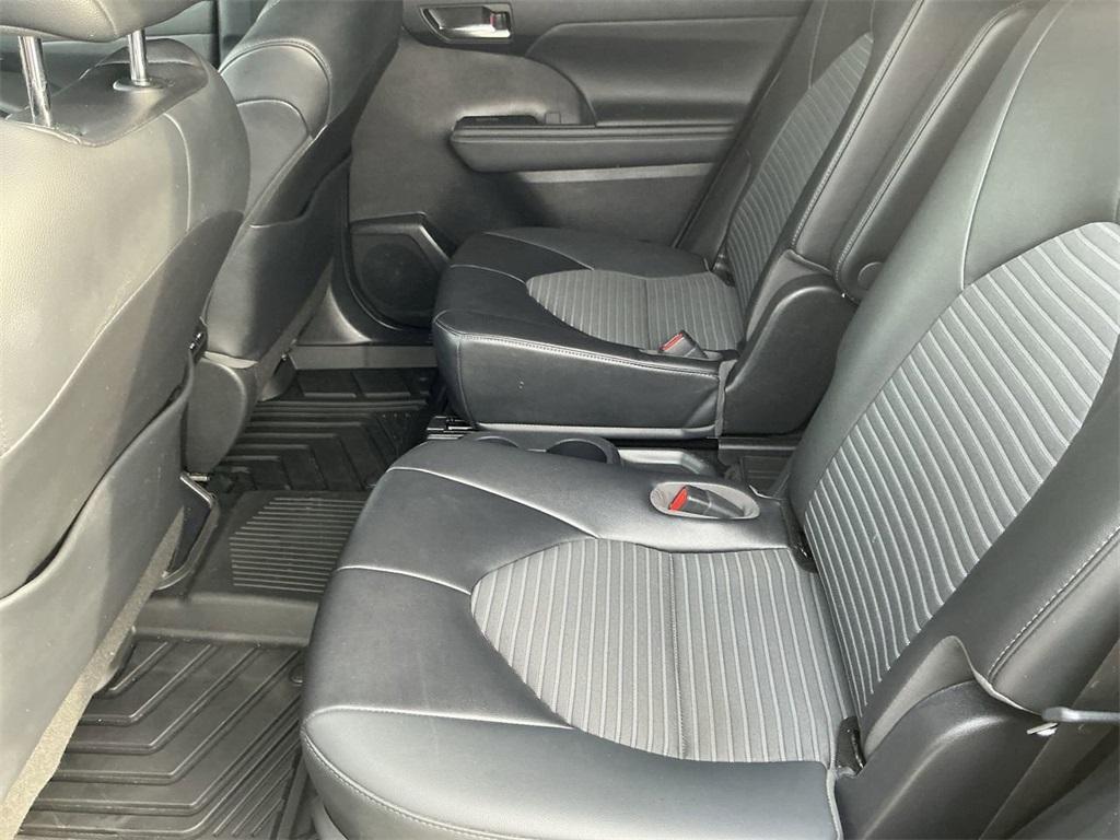 used 2021 Toyota Highlander car, priced at $30,984