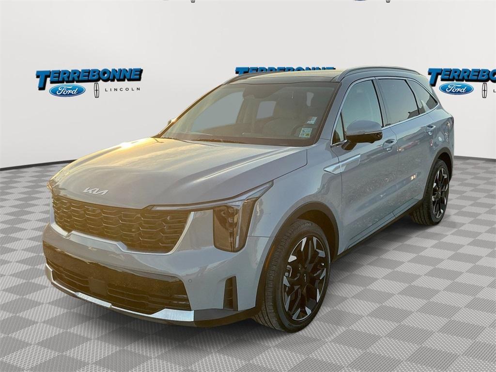 used 2025 Kia Sorento car, priced at $36,524