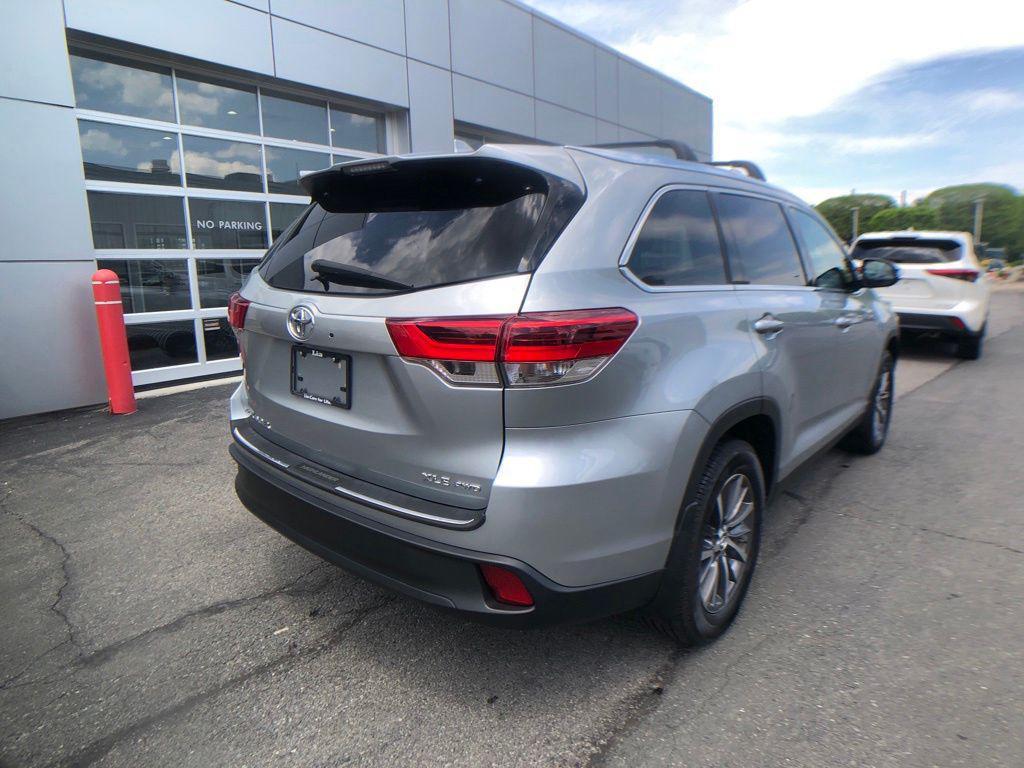 used 2019 Toyota Highlander car, priced at $26,995