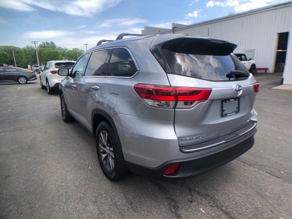 used 2019 Toyota Highlander car, priced at $26,995