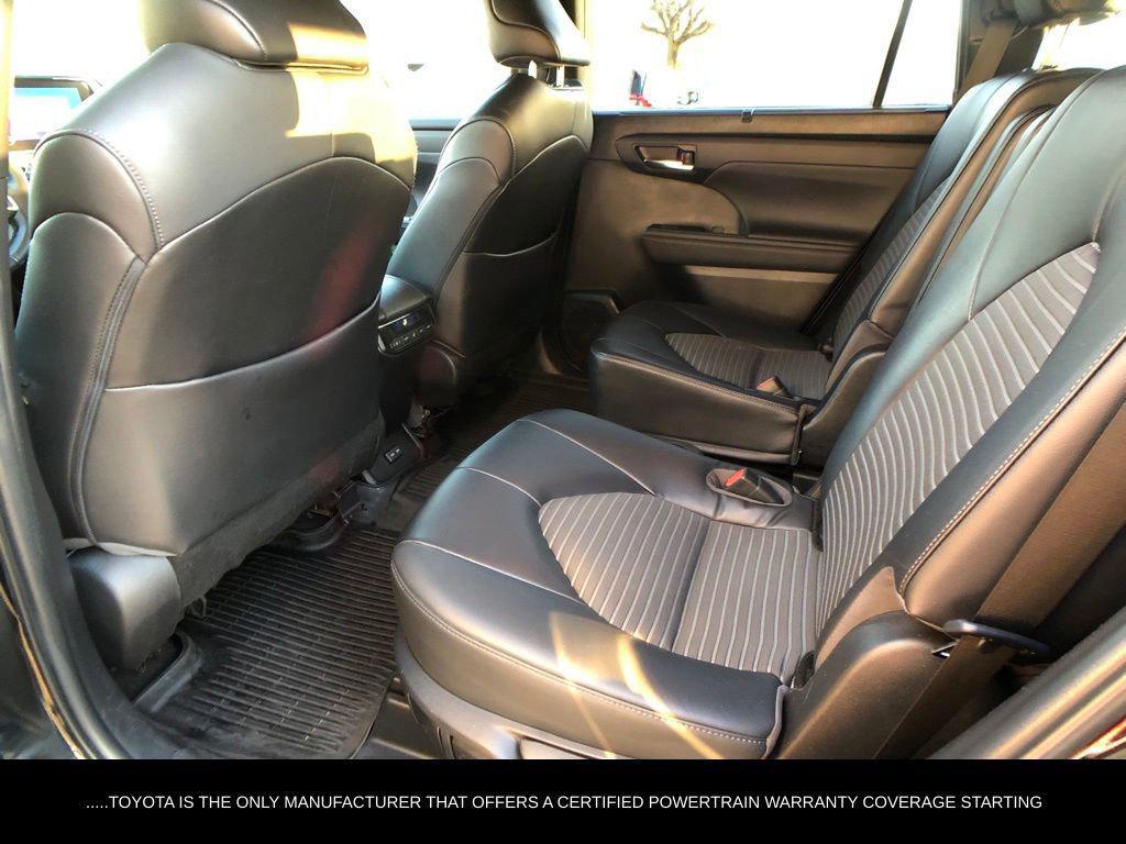 used 2023 Toyota Highlander car, priced at $39,995