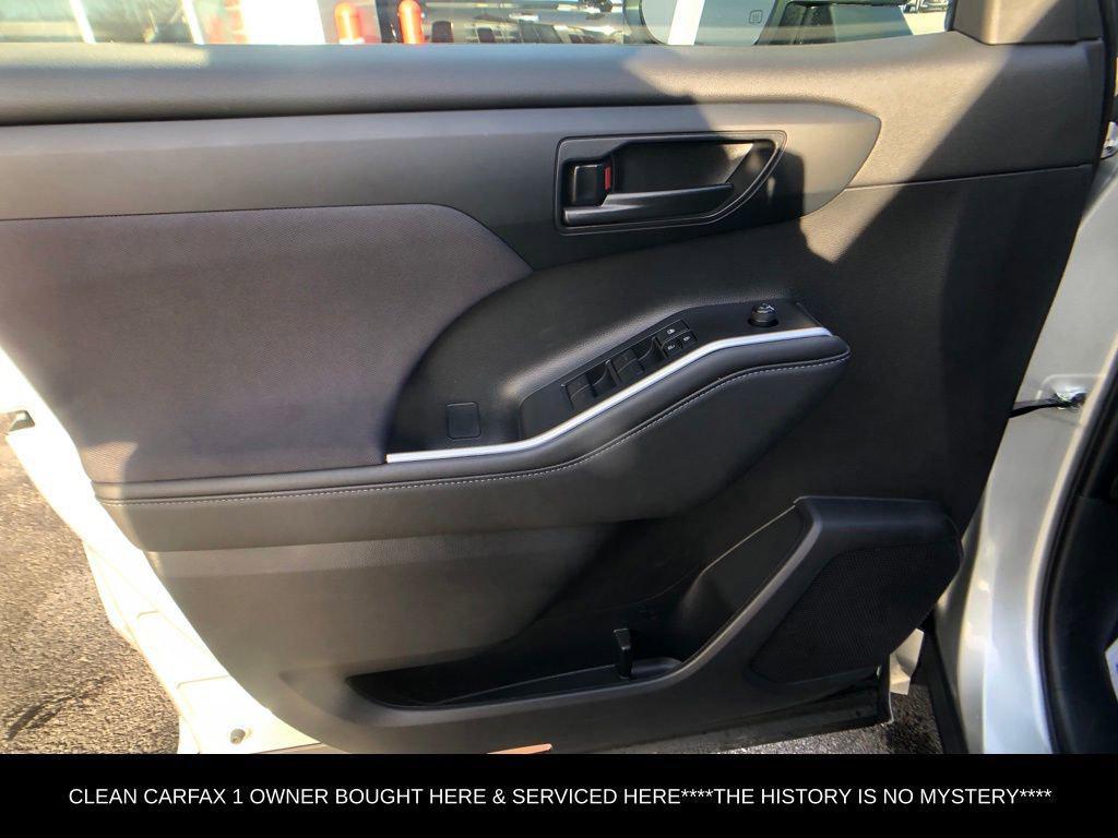 used 2022 Toyota Highlander car, priced at $32,995