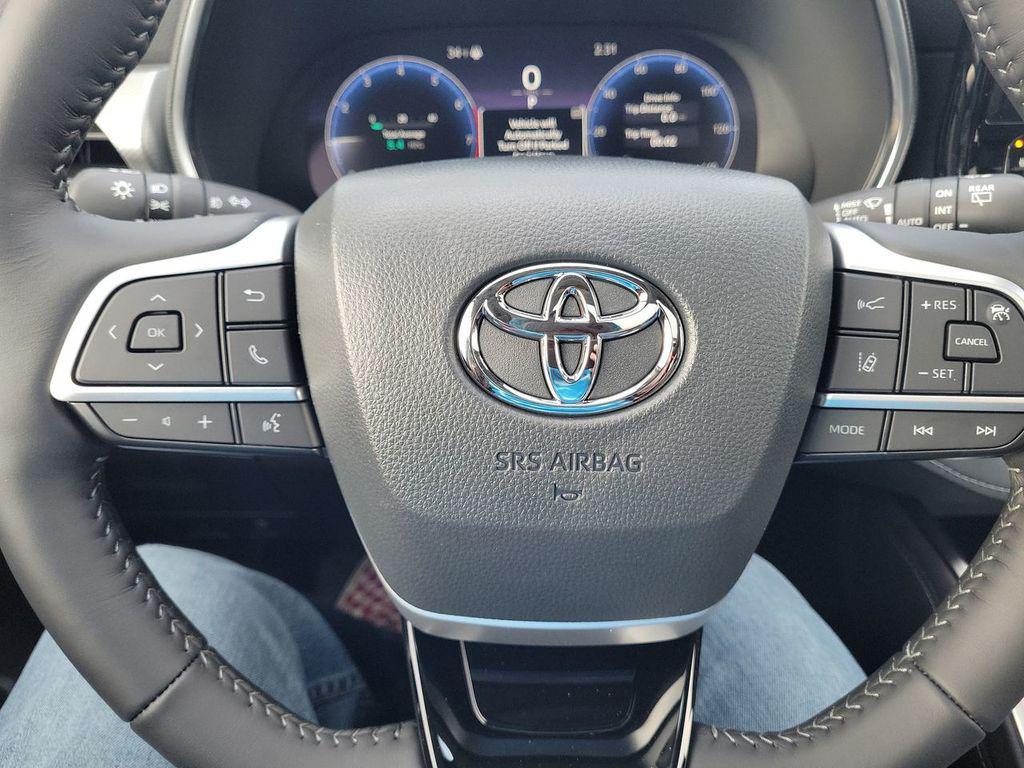 new 2026 Toyota Highlander car, priced at $55,273