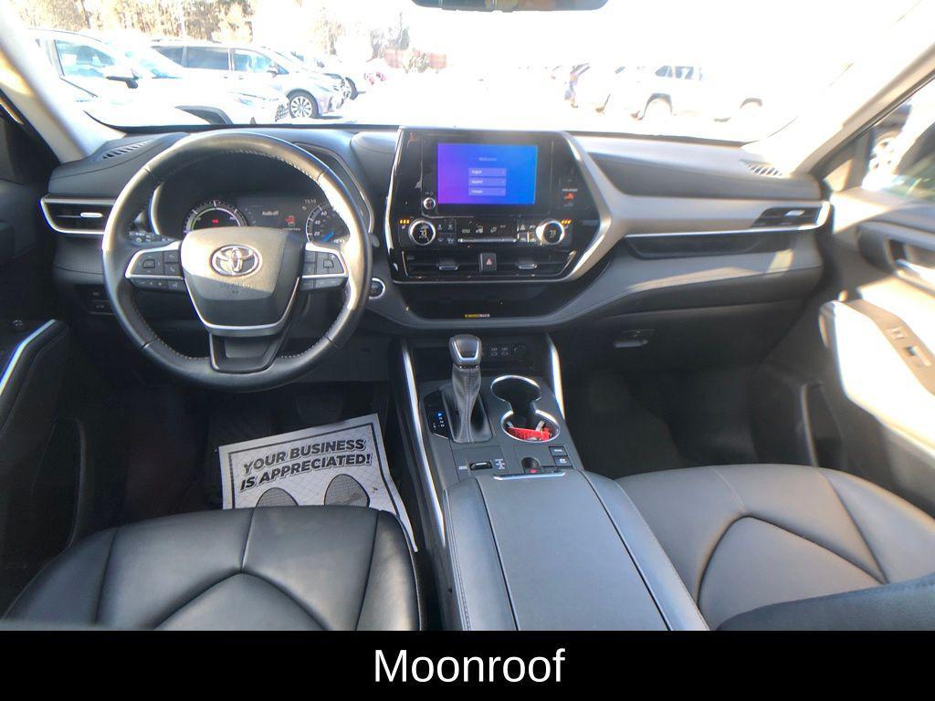 used 2023 Toyota Highlander Hybrid car, priced at $39,995