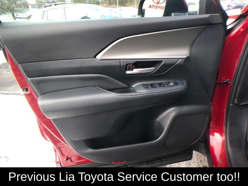 used 2025 Toyota Grand Highlander car, priced at $43,990