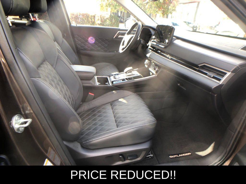 used 2024 Mitsubishi Outlander car, priced at $27,549