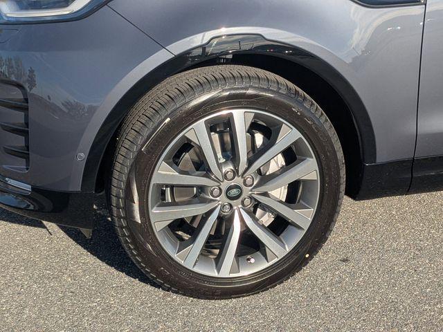 new 2026 Land Rover Discovery car, priced at $73,031