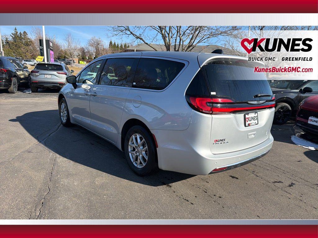 used 2024 Chrysler Pacifica car, priced at $25,799