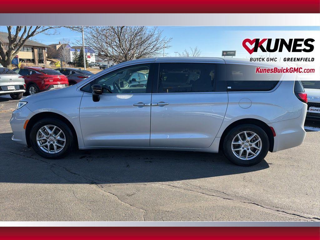 used 2024 Chrysler Pacifica car, priced at $25,799