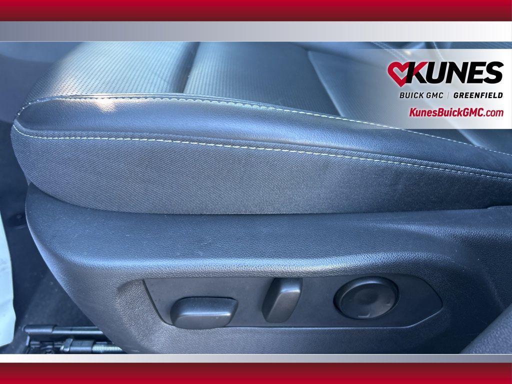 used 2024 Buick Envision car, priced at $25,399