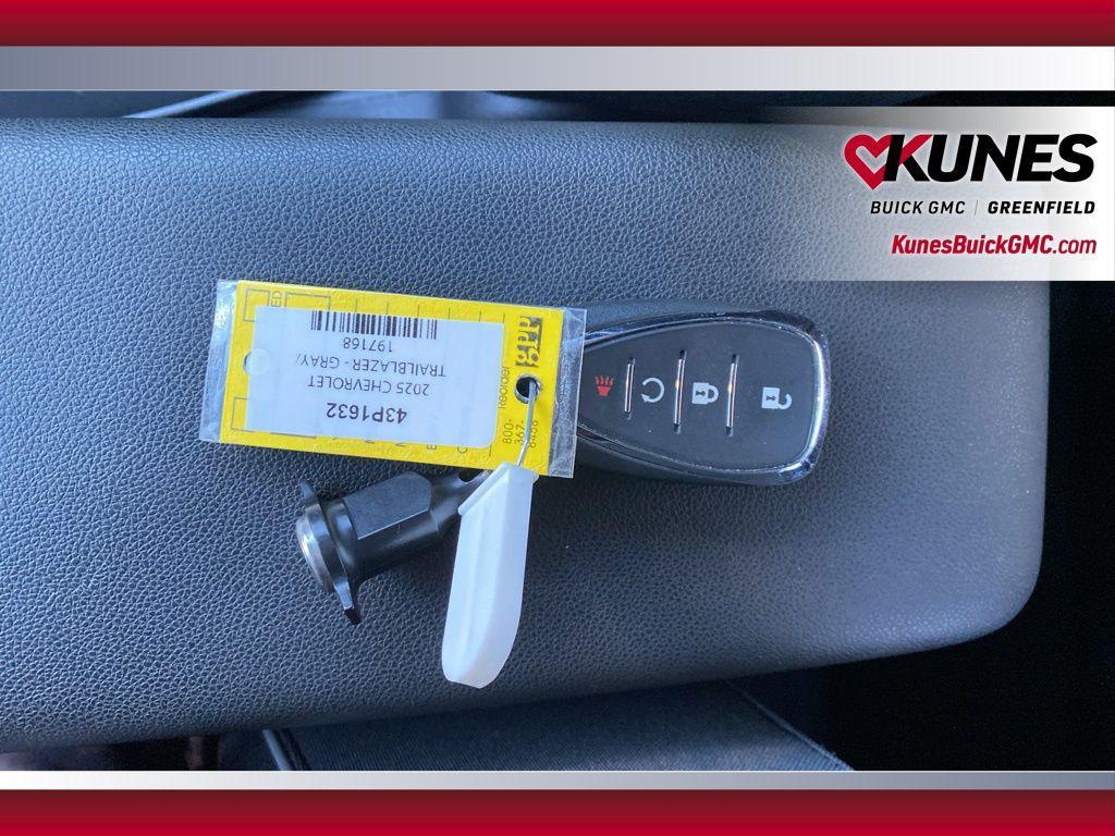 used 2025 Chevrolet TrailBlazer car, priced at $22,997