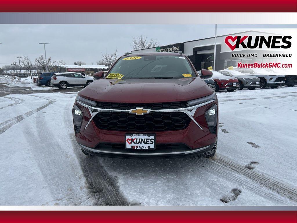 used 2025 Chevrolet Trax car, priced at $19,399