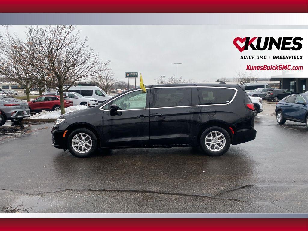 used 2024 Chrysler Pacifica car, priced at $28,799