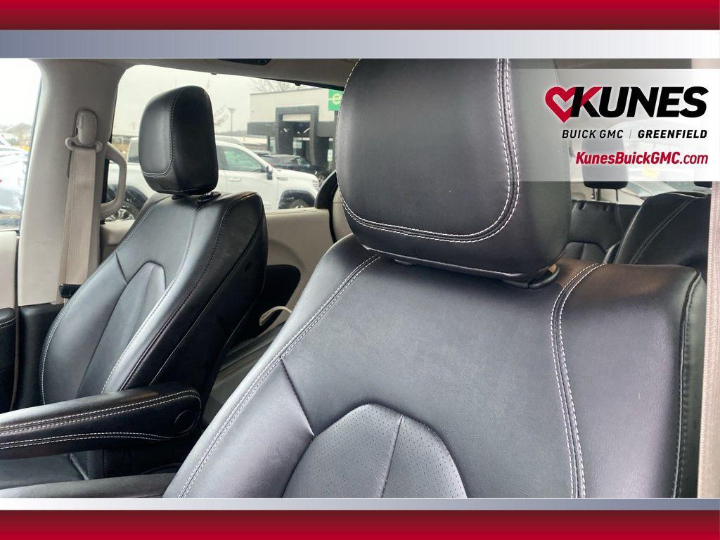 used 2024 Chrysler Pacifica car, priced at $28,799